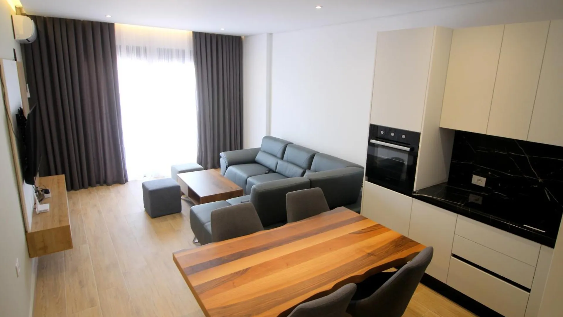 Jola Apartments Sarandë