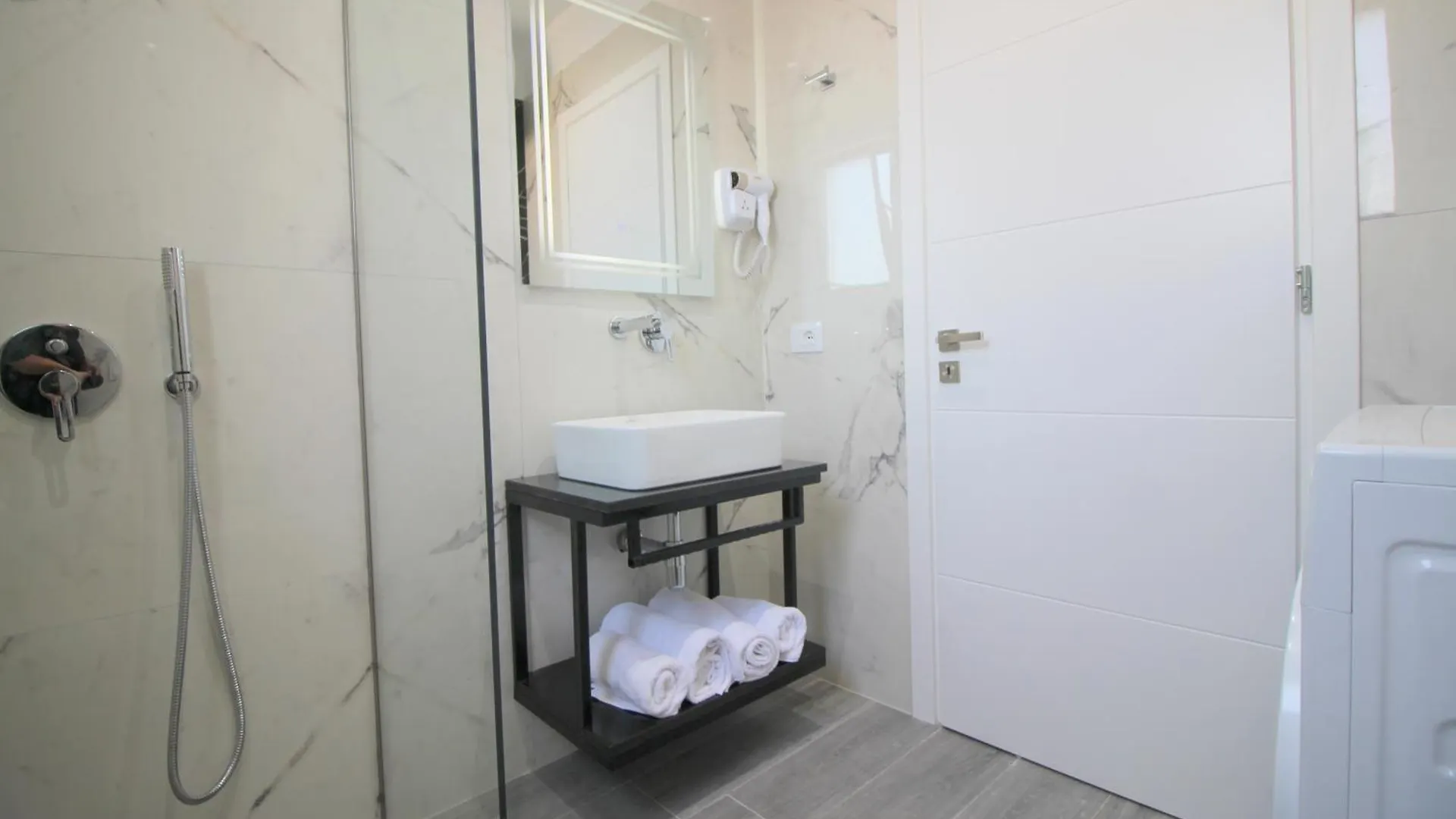 Jola Apartments Sarande