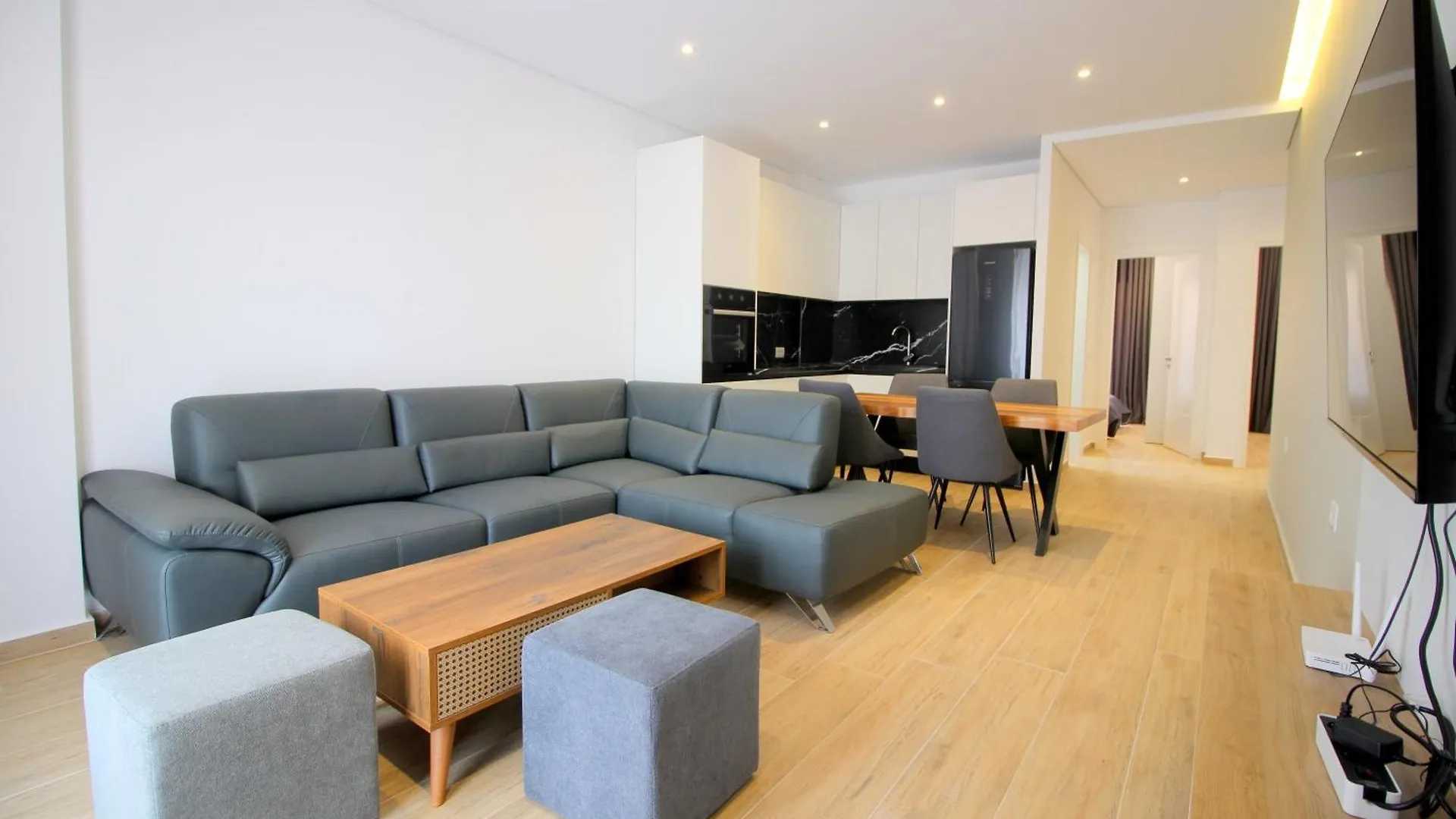 Jola Apartments Sarandë